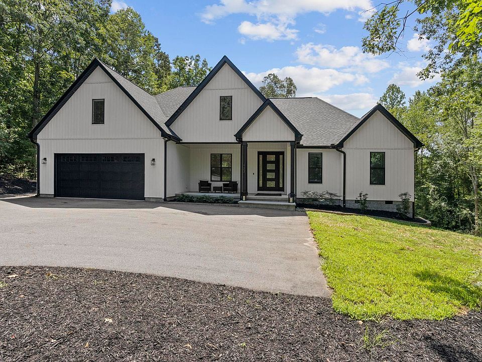 1st image of 433 Lynn Rd