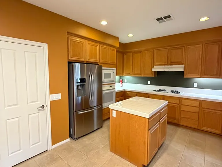 4912 Borders St — Photo 3