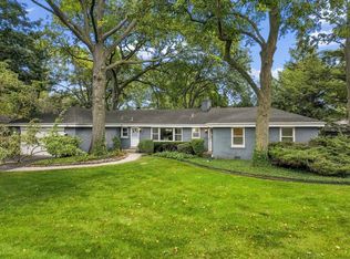 311 N Macarthur Blvd, Mount Prospect, IL 60056