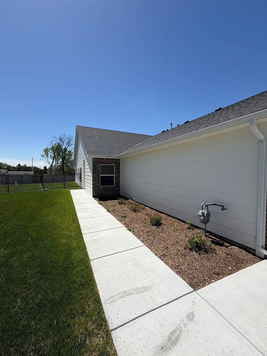 Building Photo - 2217 N 159th St E