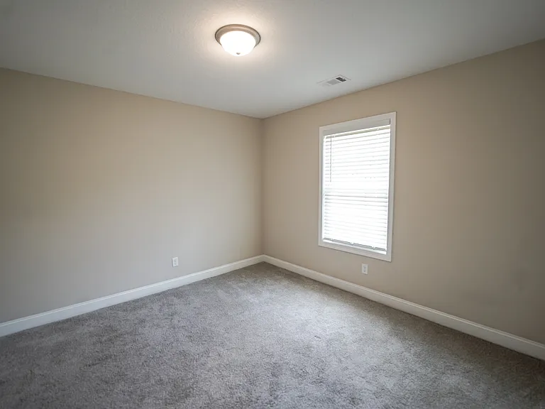 336 Tallulah Bnd — Photo 15