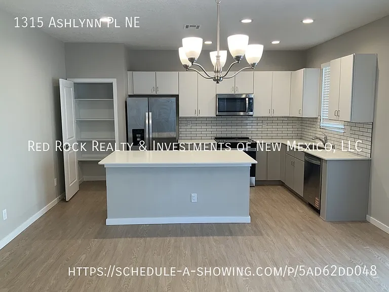 1315 Ashlynn Pl NE — Photo 3