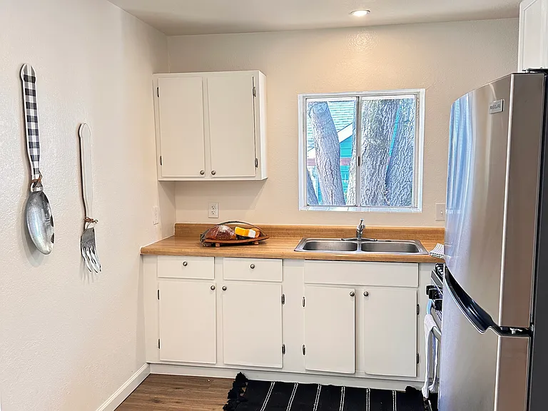 450 Randolph St #1 — Photo 14