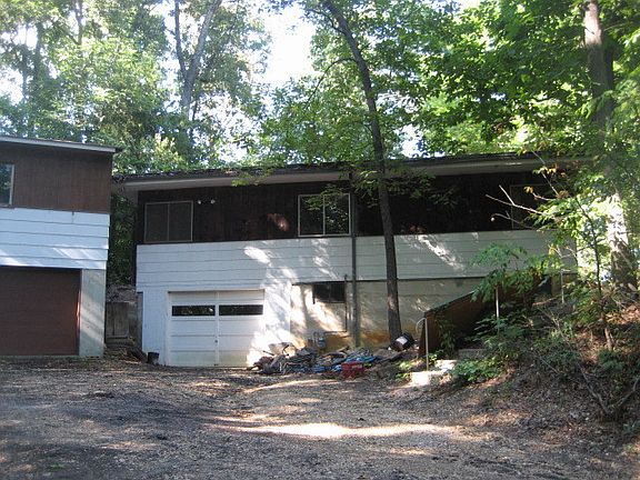 2nd image of 17385 Oakwood Dr