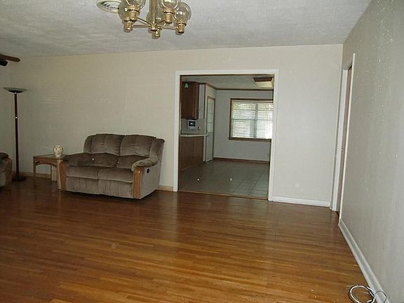 5th image of 8914 Blankenship Dr