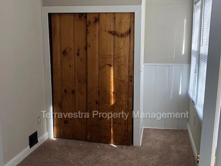 31 Lane Ave — Photo 13
