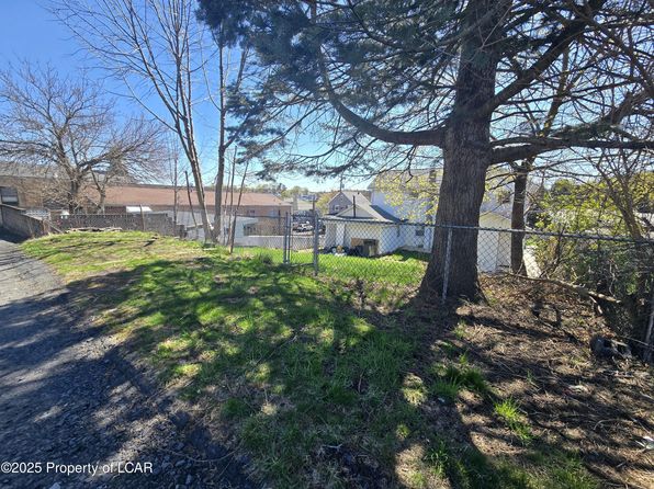 89 Tompkins St, Pittston, PA 18640