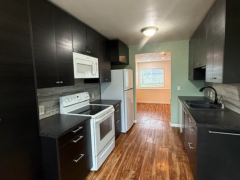 1045 Anzio St — Photo 1
