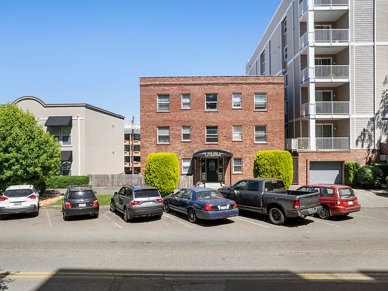 Lauriston Apartments — Photo 27