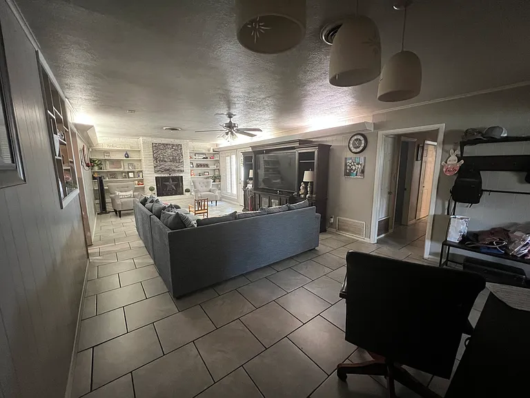 1325 Jefferson St — Photo 15