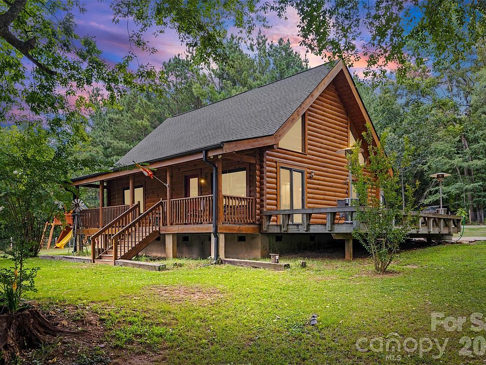 1st image of 3448 Center Rd