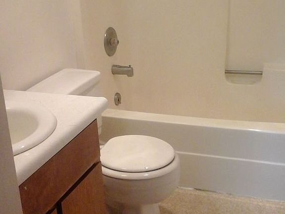 5th image of 145 NW Larry St #11