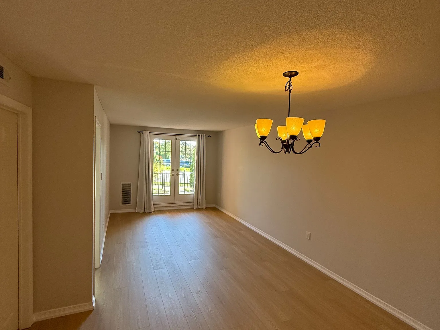 2 bed, $2,500 — Photo 4