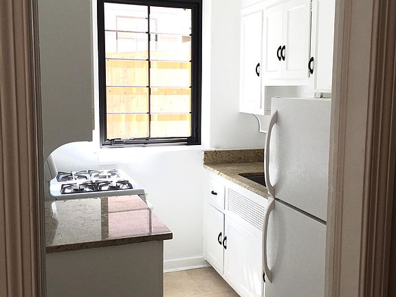 4th image of 2424 16th St N APT 2