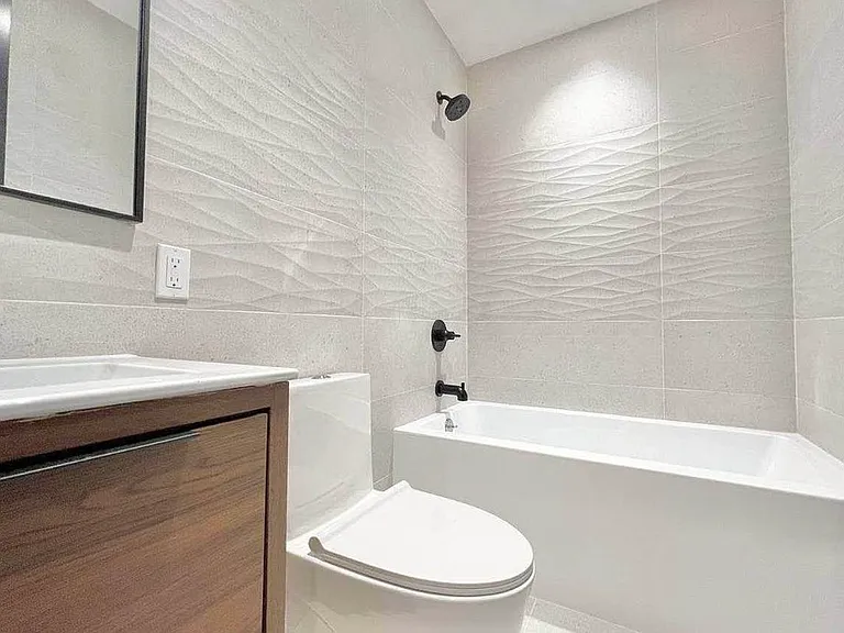 304 Water St #1B — Photo 7