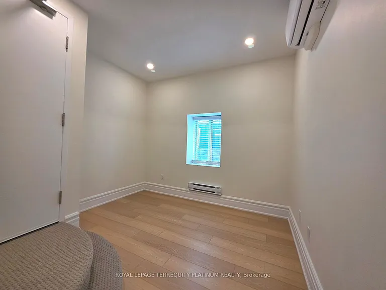 11 Beaconsfield Ave — Photo 20