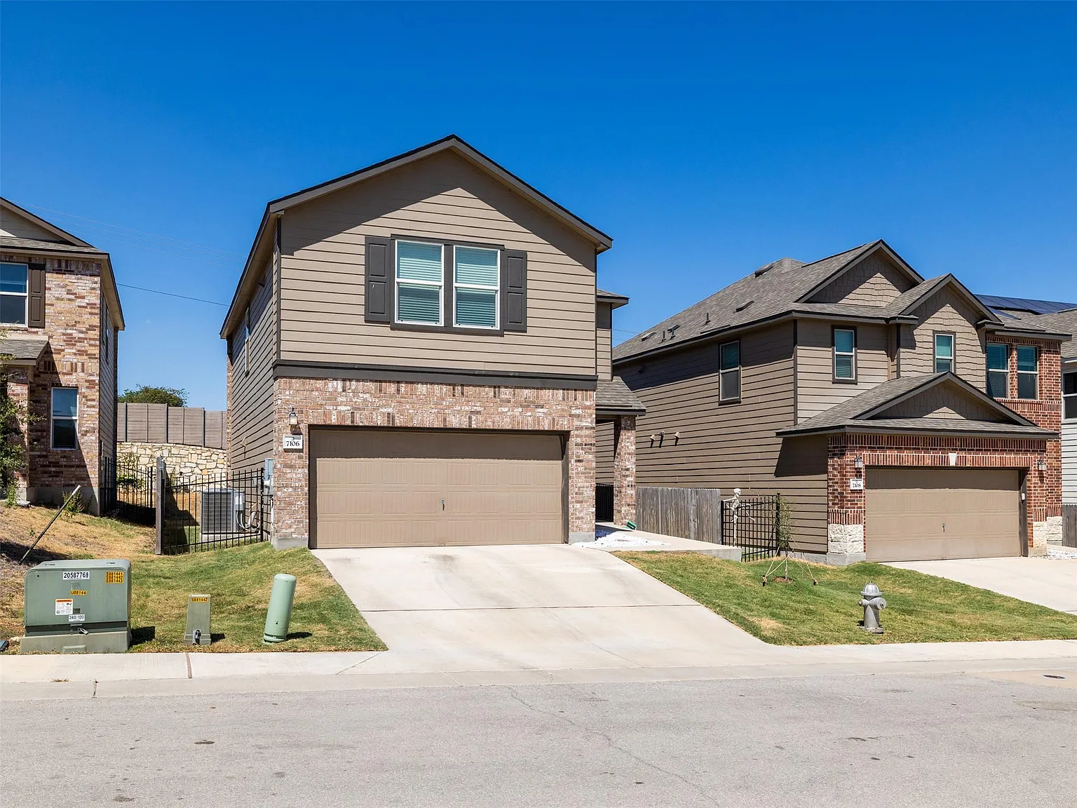 3 bed, 2.5 bath, 1782 sqft, $2,500 — Photo 2