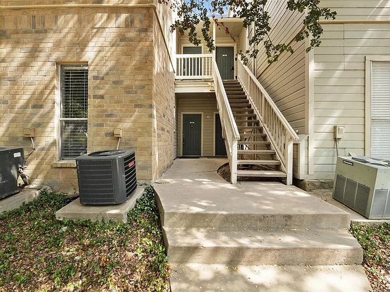 2450 Wickersham Ln #106 — Photo 12
