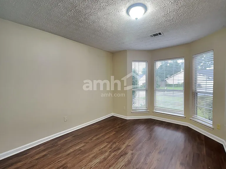 1735 Westfield Ct — Photo 13