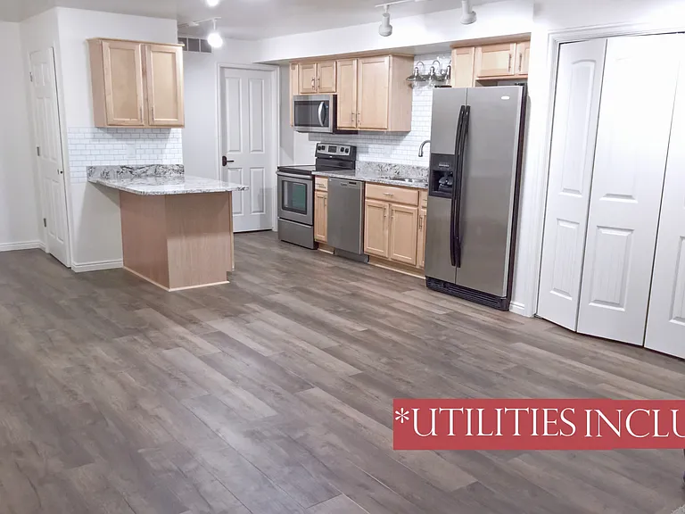 10512 N 5470 W — Photo 1