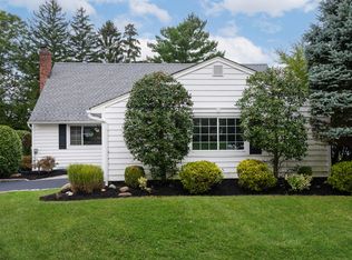 20 Arcadia Dr, Dix Hills, NY 11746