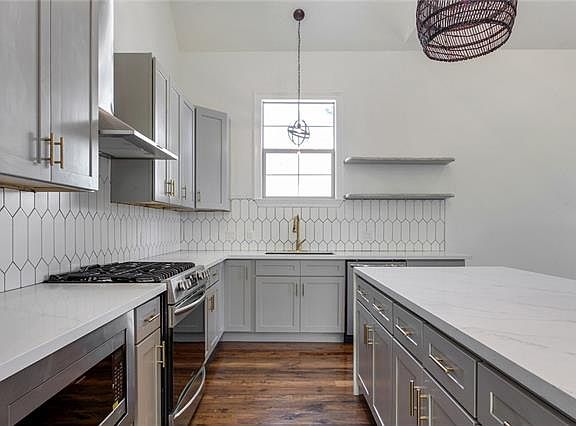5th image of 2449 N Villere St