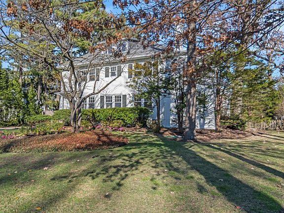 4th image of 527 Warwick Rd