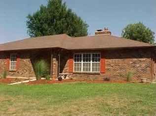 2068 E 12th St, Carthage, MO 64836