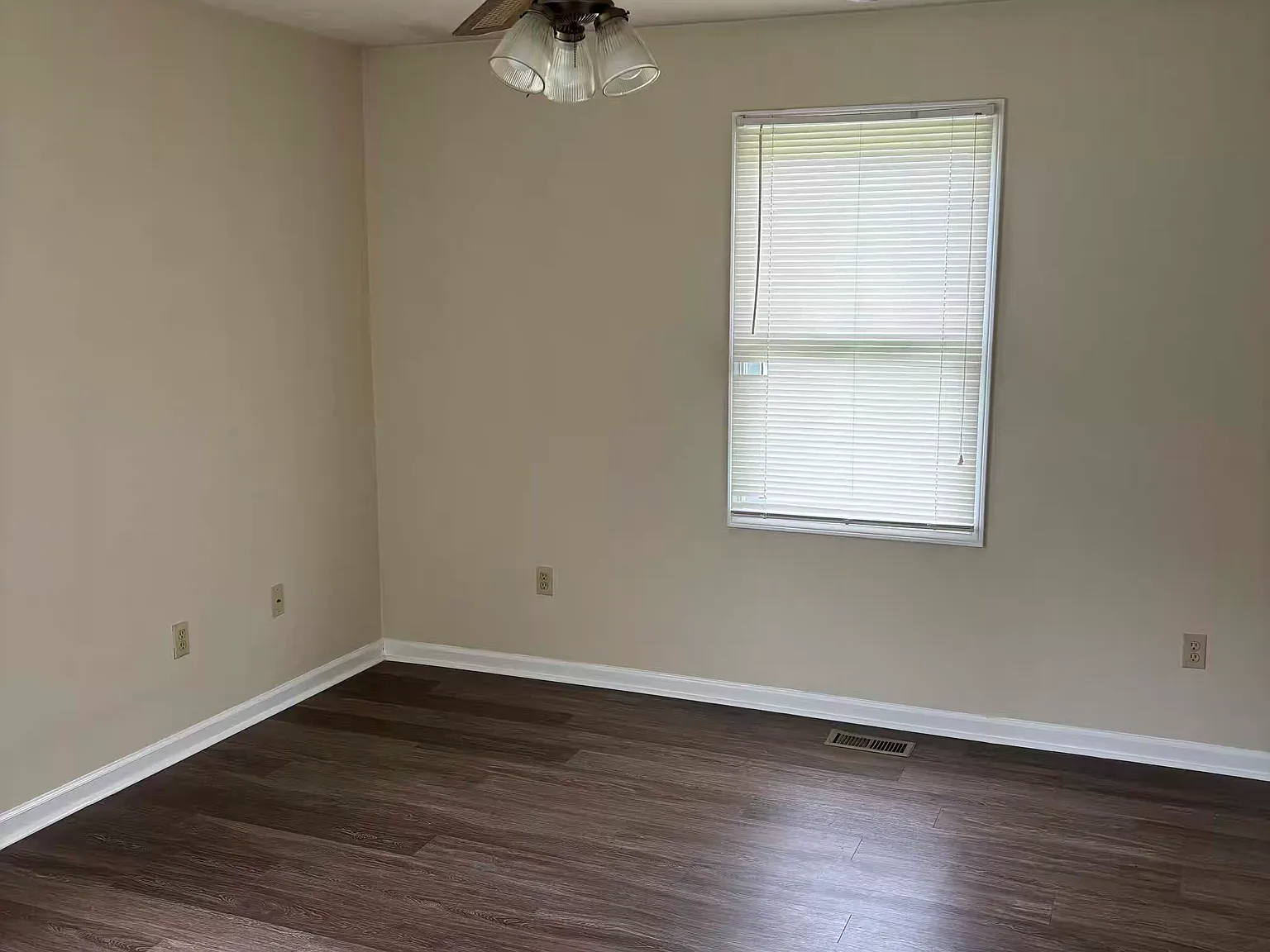 3 bed, 1248 sqft, $1,475 — Photo 4