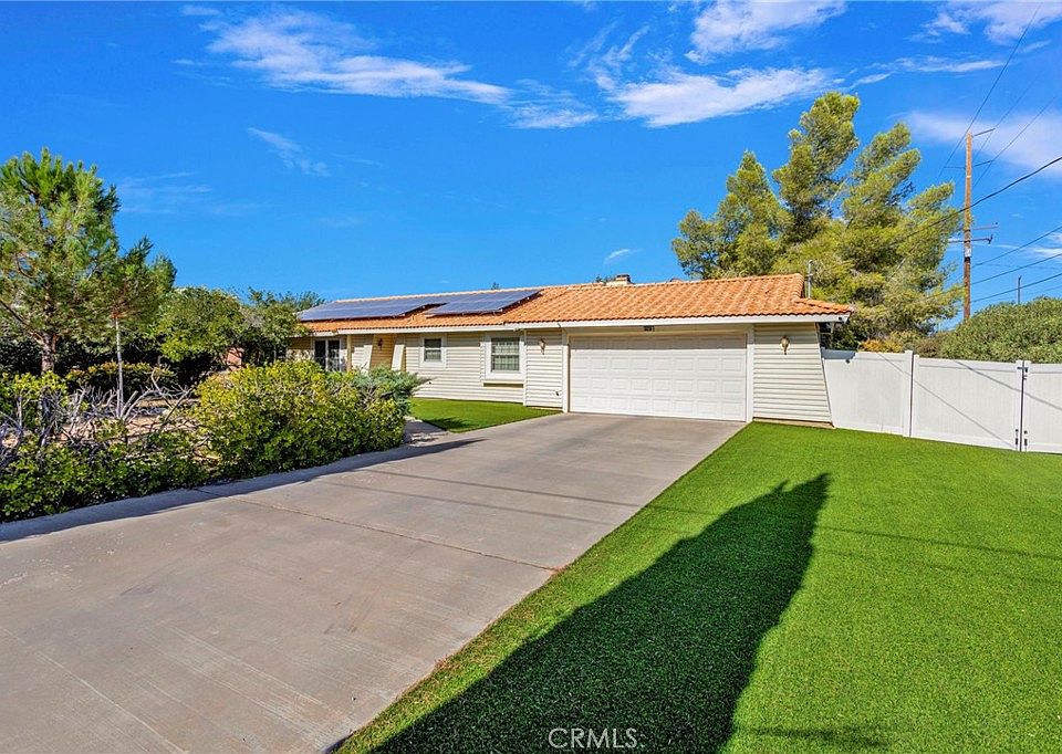 1st image of 9018 Guava Ave