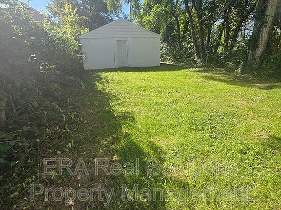 2nd image of 743 E Mound St