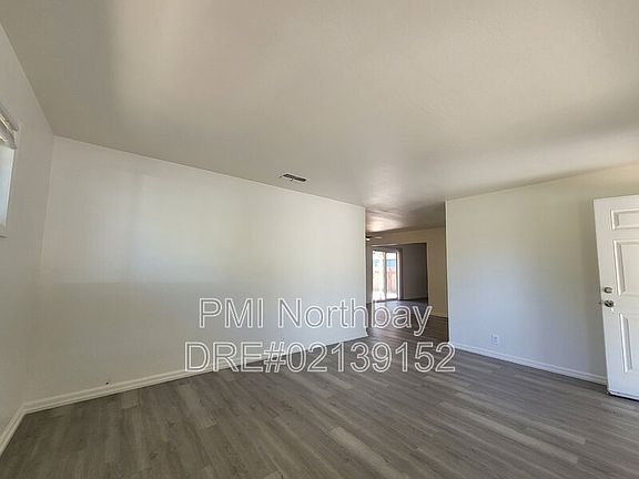5th image of 1325 Canterbury Dr