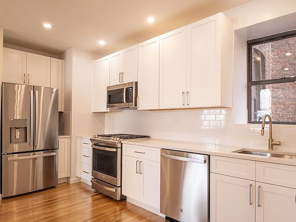 5th image of 216 W 99th St APT 22