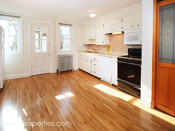 3rd image of 442 11th St #1