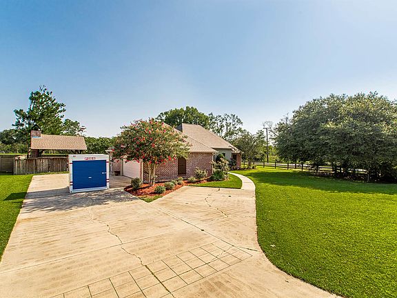 3rd image of 17667 Ridgewood Dr