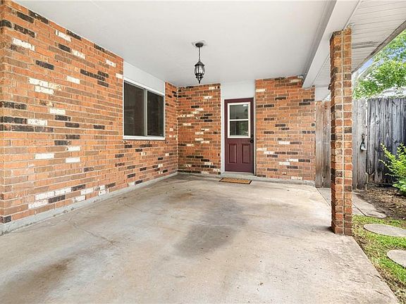 3rd image of 1709 N Woodlawn Ave