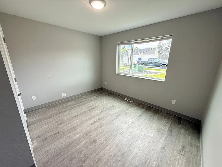 1501 - 1503 North Bell Street — Photo 9