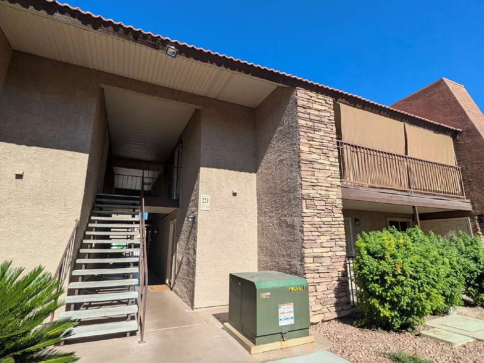 5321 River Glen Dr #236