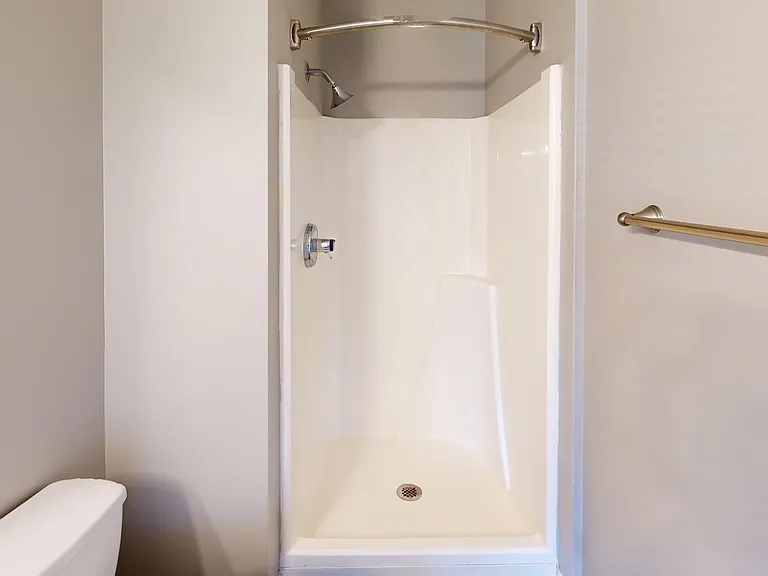 Turnberry Square Apartments — Photo 19