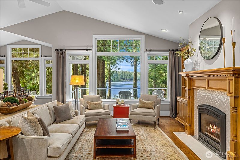 4th image of 25314 SE 28th Street
