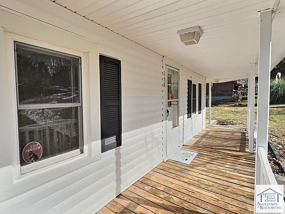 4th image of 158 Stanley Main St