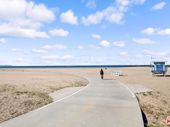 6415 Pacific Ave #C, Playa Del Rey, CA 90293