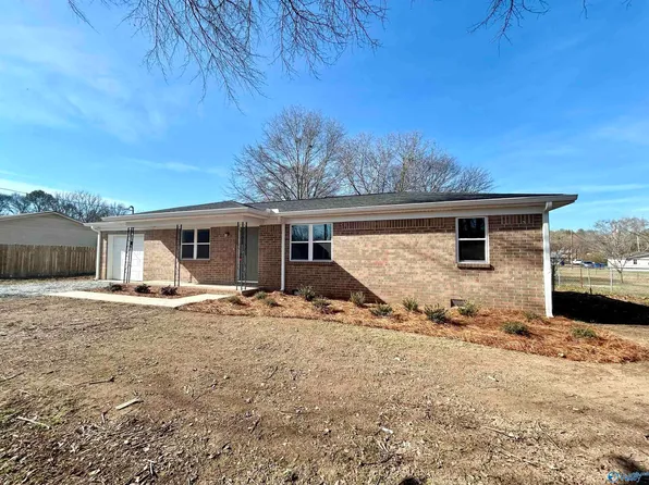 207 Drum Cir, Albertville, AL 35951