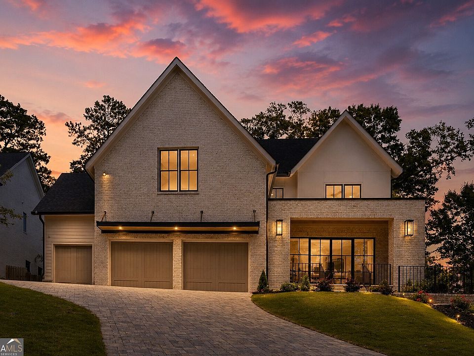 1st image of 3035 Parkridge Dr NE
