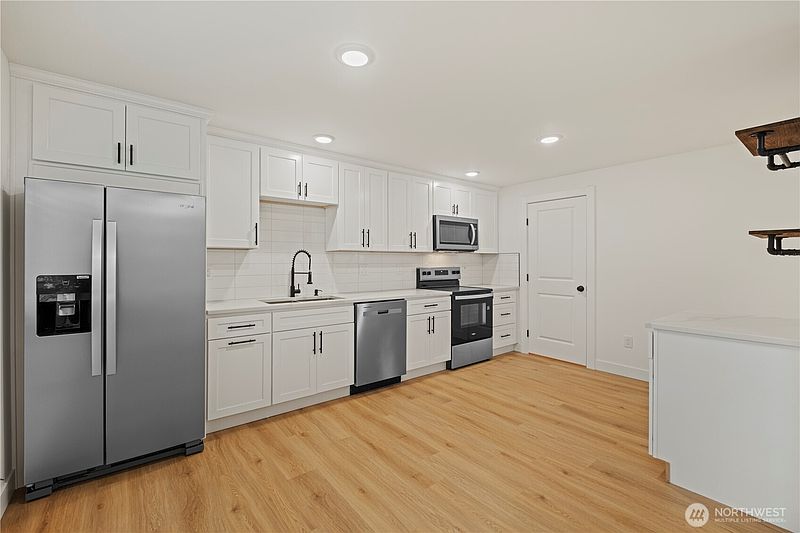 5th image of 1822 S 92nd Street