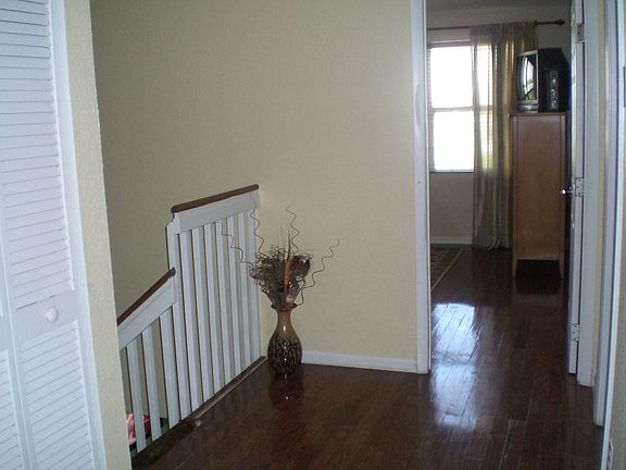 2nd floor all hard wood