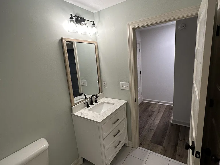 177 N Clarendon Dr — Photo 7