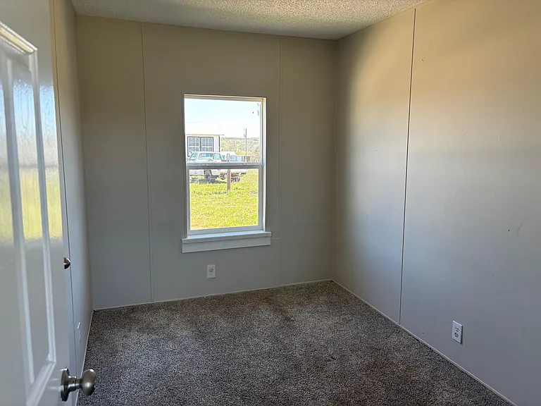 414 FM 969 — Photo 17