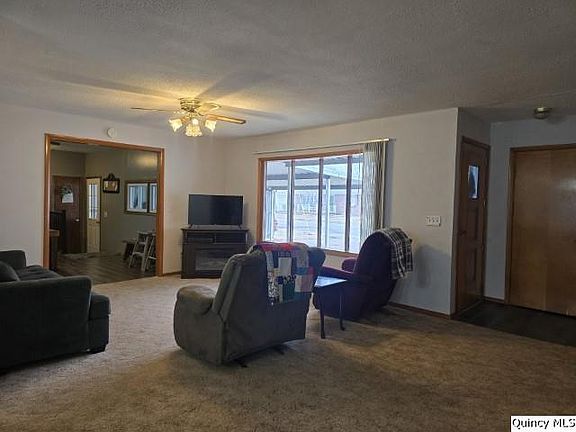 5th image of 710 Country Ln