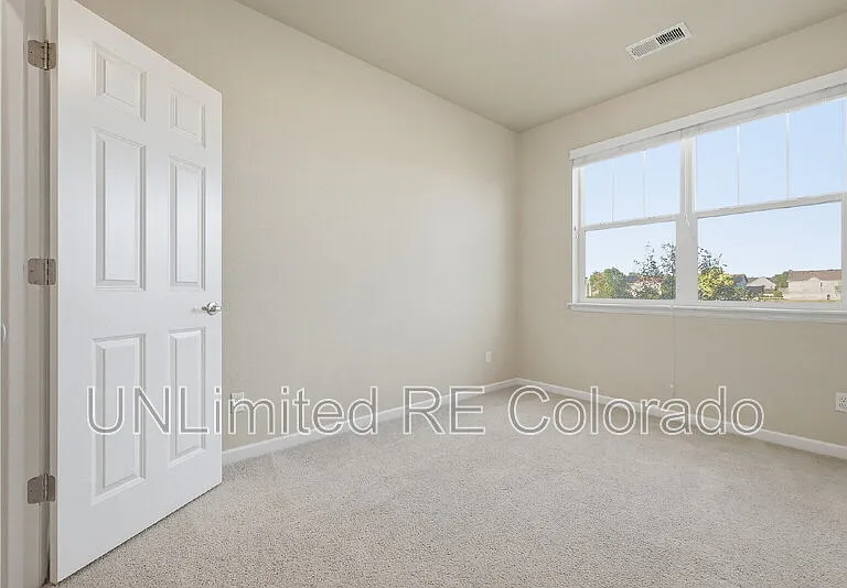 10356 Helsinki St — Photo 12